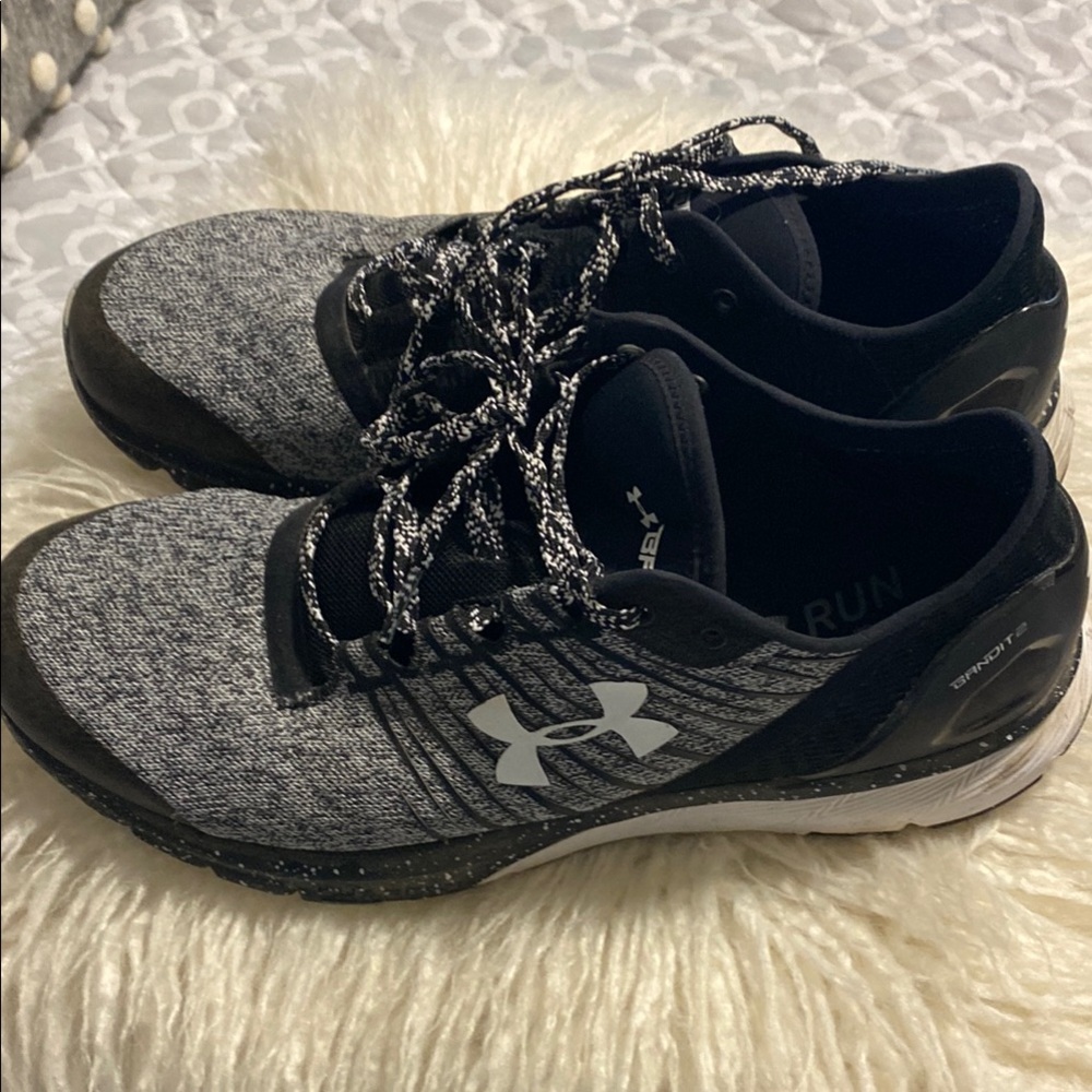 Under Armour tennis shoes - Picture 5 of 9